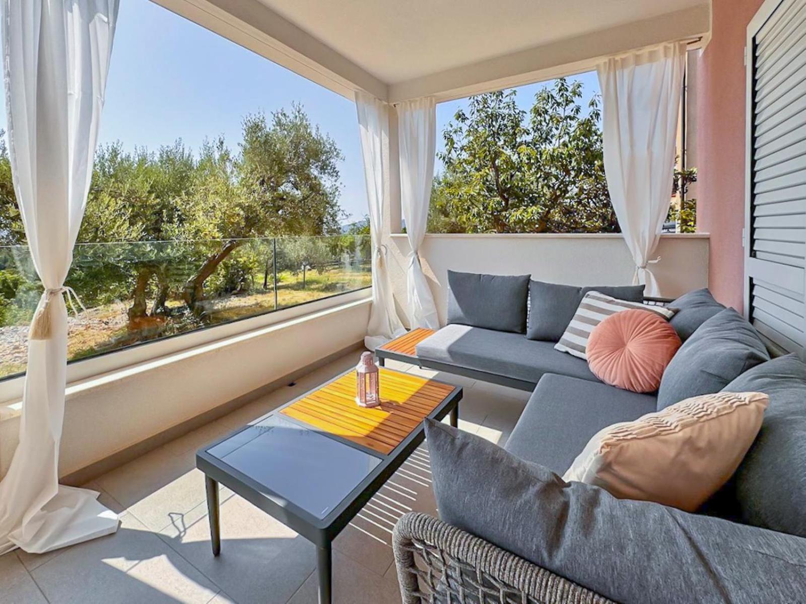 Studio Vesna With A Terrace And Sea View Rabac Kültér fotó